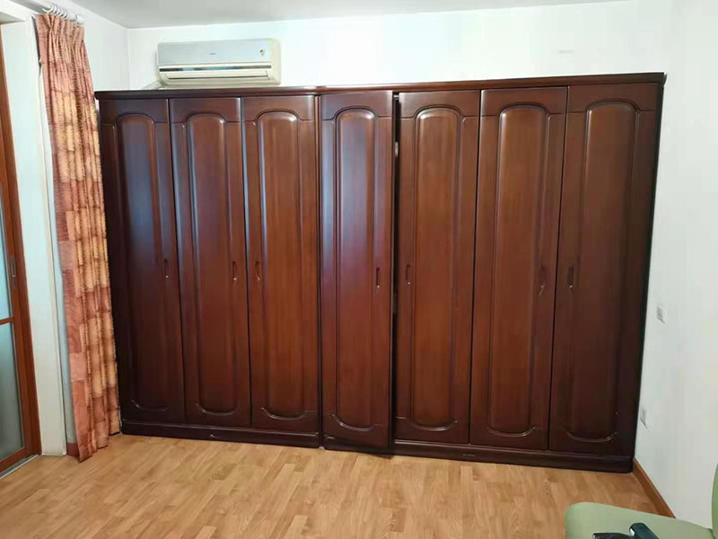 用了二十幾年的木桌子要翻新，用哪種家具維修噴漆方法可以搞定