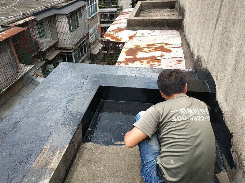 綿陽房頂漏水可以自己修補嗎，綿陽房頂漏水維修價格