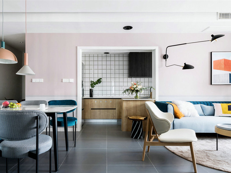 復(fù)式樓風(fēng)格裝修中，簡(jiǎn)約型和歐式典雅型